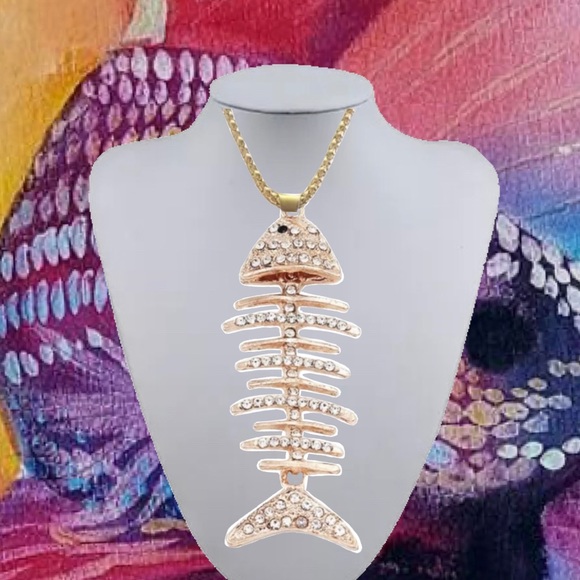 Betsey Johnson Jewelry - SPARKLING BONEFISH NECKLACE